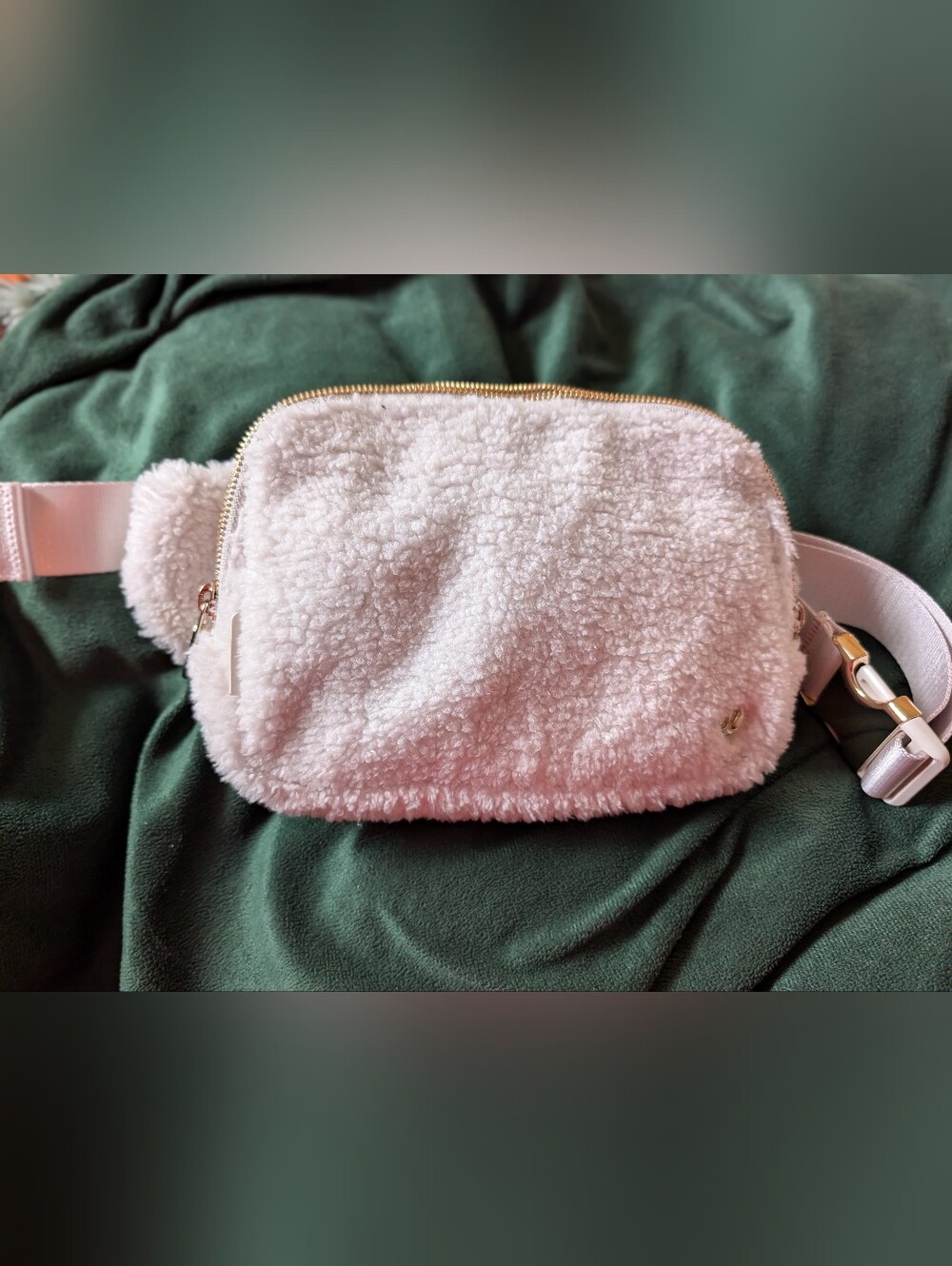 lululemon athletica Plush Sherpa Belt Bag - Eggshell with Gold Hardware
